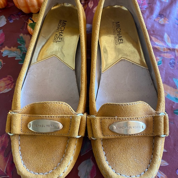 Micheal Kors Flats - Picture 2 of 4